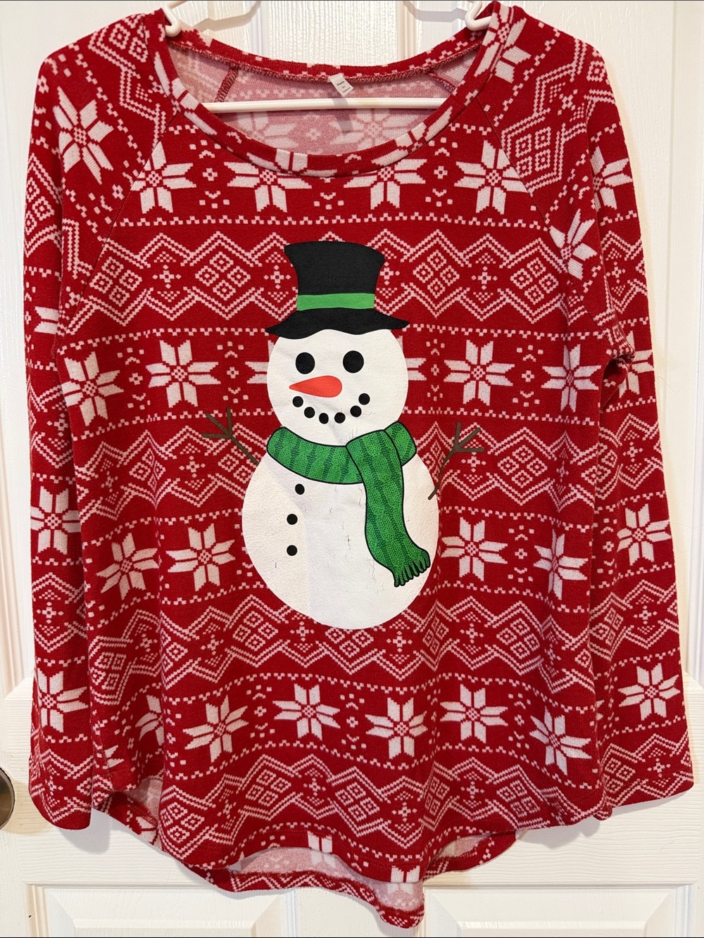 Festive Women’s Red with Snowman Knit Long-Sleeve Top Size M